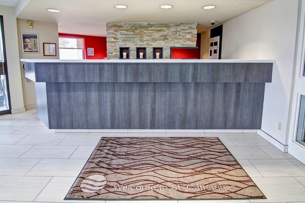 Comfort Inn Sainte-Catherine Екстериор снимка