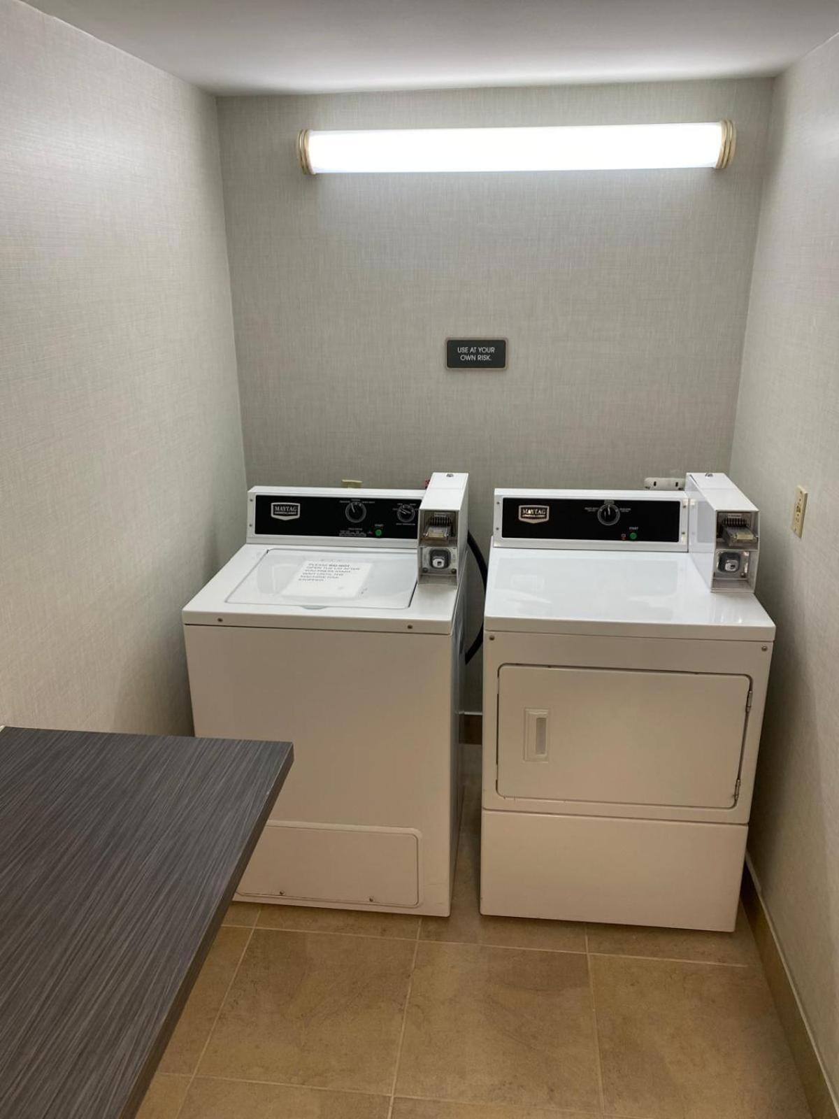 Comfort Inn Sainte-Catherine Екстериор снимка