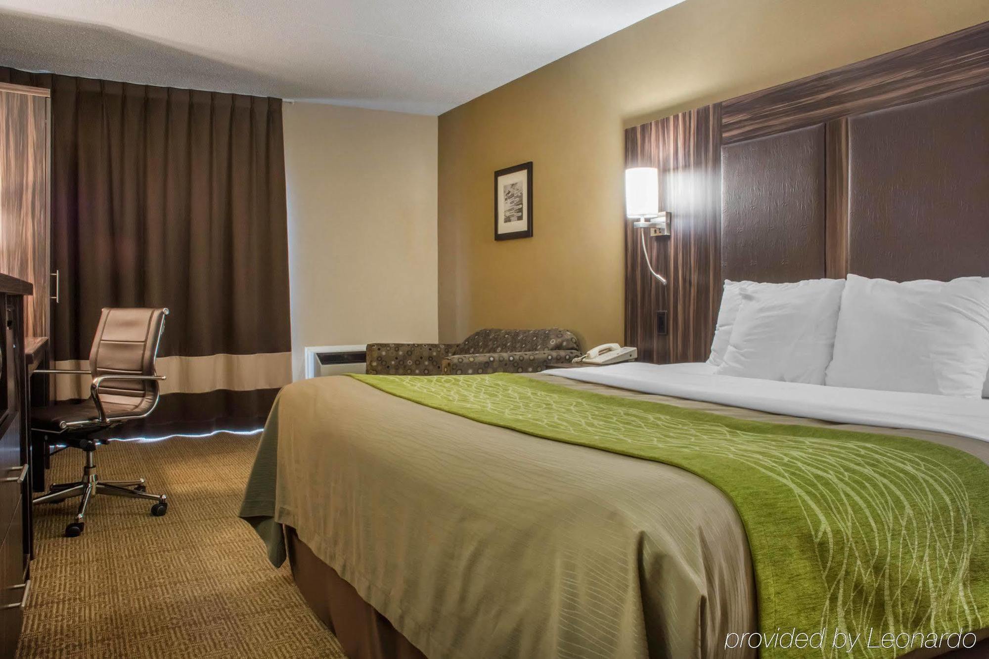 Comfort Inn Sainte-Catherine Екстериор снимка