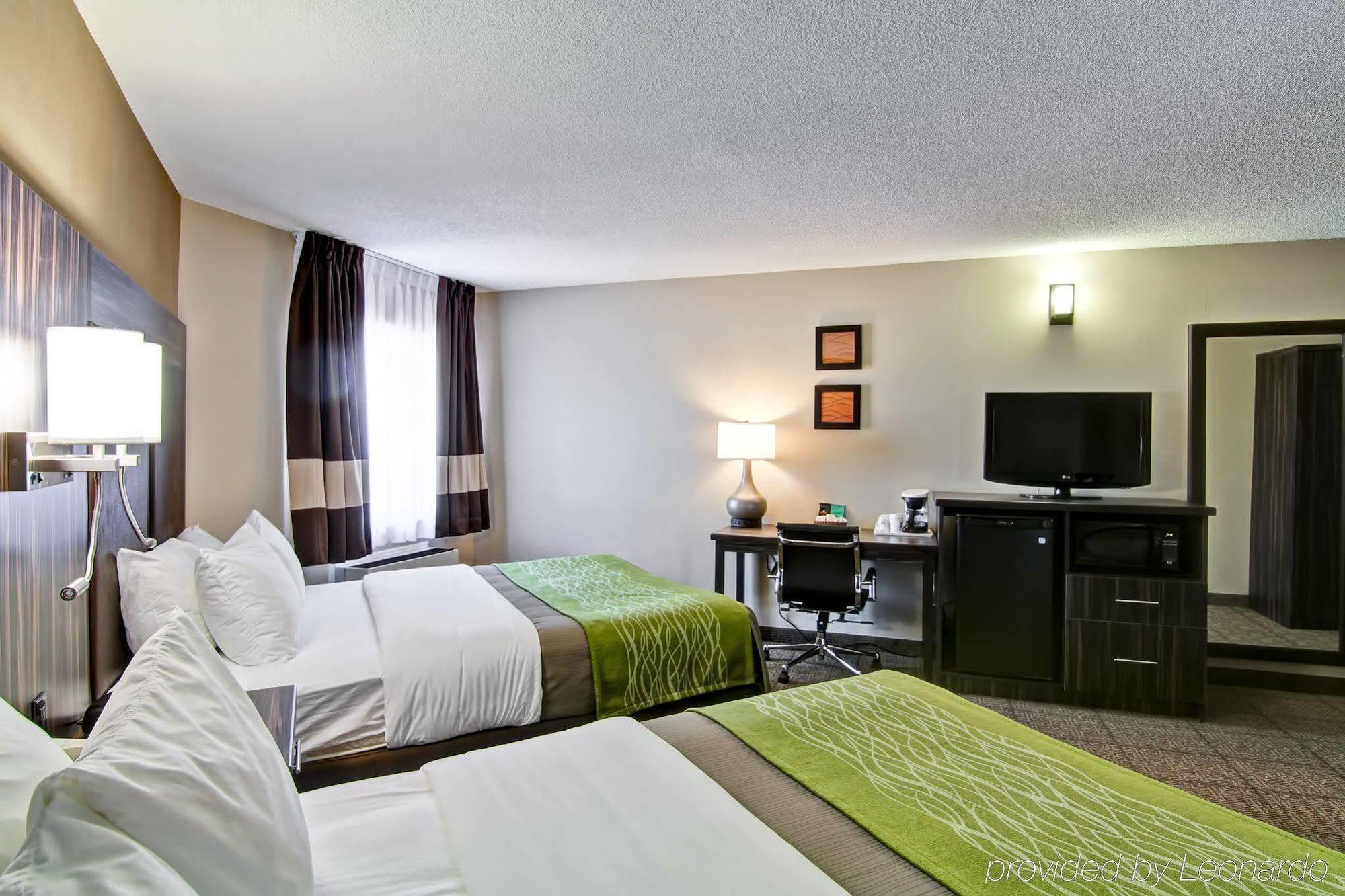Comfort Inn Sainte-Catherine Екстериор снимка